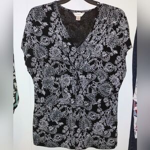 Short Sleeve Black & White Stretchy Blouse